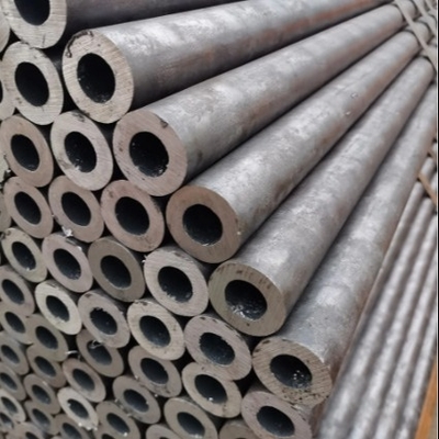 Tuyau d'acier au carbone sans couture d'ASTM ST37 ST52 laminé à froid pour l'échangeur de chaleur 300mm