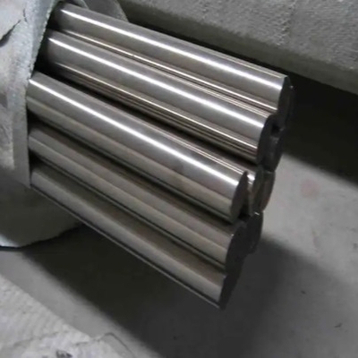 Un bon prix. AISI 1045 16 pieds d'acier au carbone doux autour de la protection de rouille de la barre 12mm pour le bâtiment en ligne