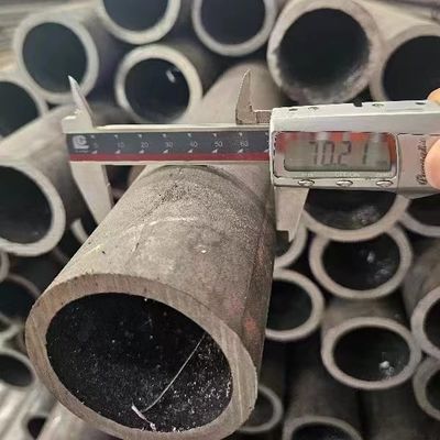 Tubes en acier laminé à chaud à section creuse circulaire finition noire pour une résistance supérieure
