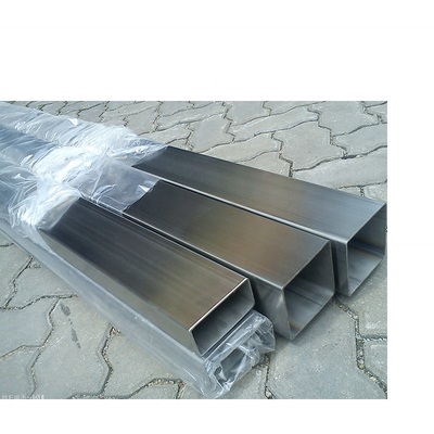 Le fabricant Wholesale Price Rectangular solides solubles de la Chine sifflent le tube carré d'acier inoxydable d'AISI ASTM JIS 304 en stock